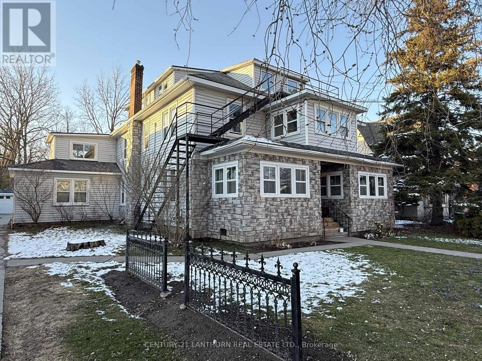 Property Photo:  47 King Street 4  ON K0K 2T0 