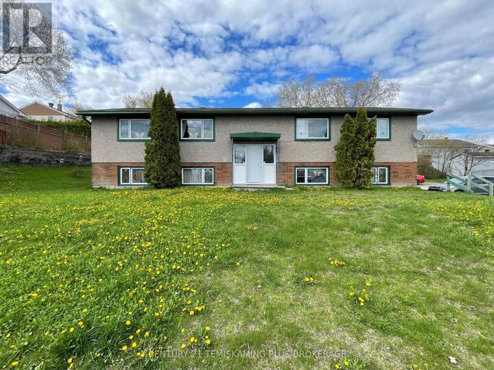 121 Elm Avenue — photo 1