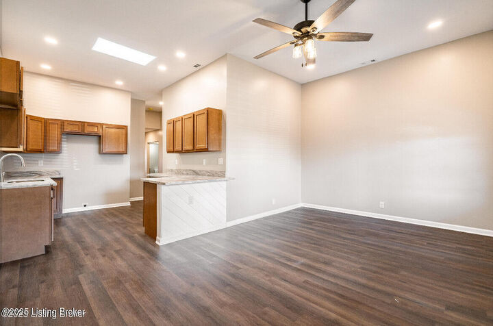 Property Photo:  2919 Montgomery St  KY 40212 