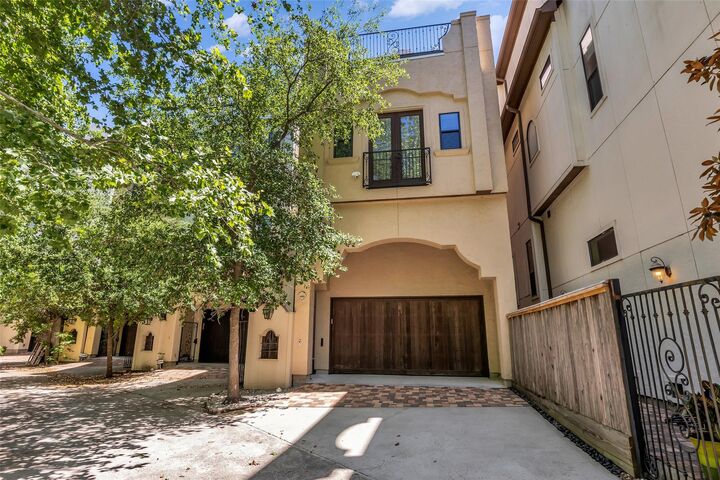 Property Photo:  1819 W 24th Street  TX 77008 