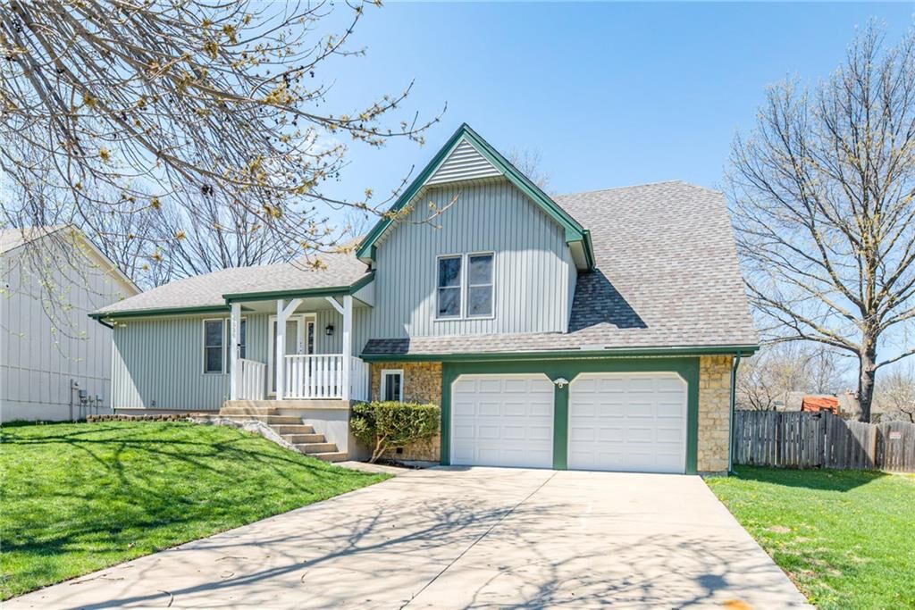 Property Photo:  6528 N London Drive  MO 64151 