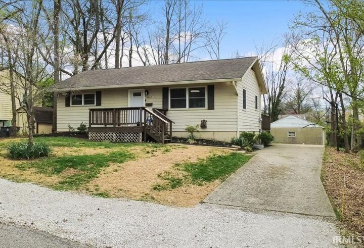Property Photo: 2627 E Dekist Street IN 47408