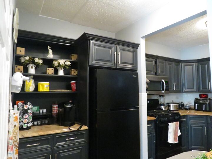 Property Photo:  522 E 159th Street 2B  NY 10451 