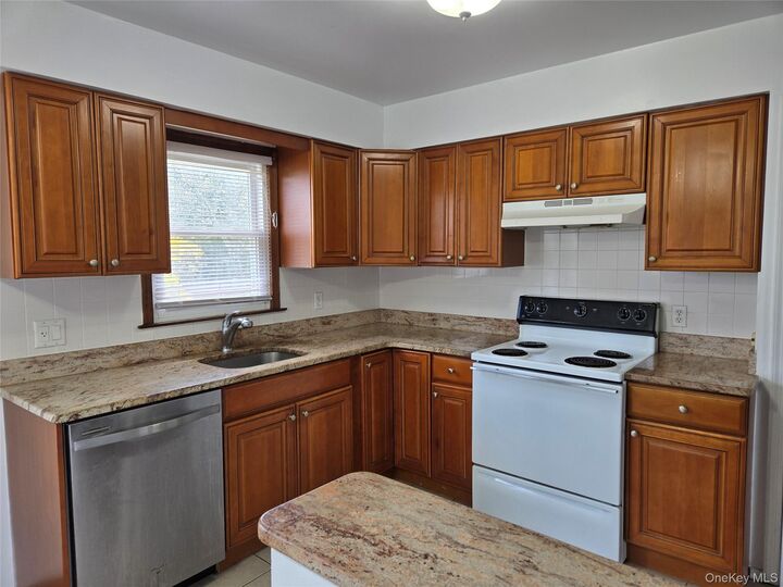 Property Photo:  396 Columbus Avenue  NY 10707 