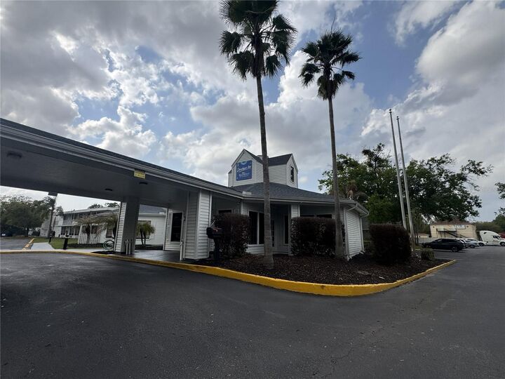 Property Photo:  2930 Polynesian Isle Boulevard 105  FL 34746 