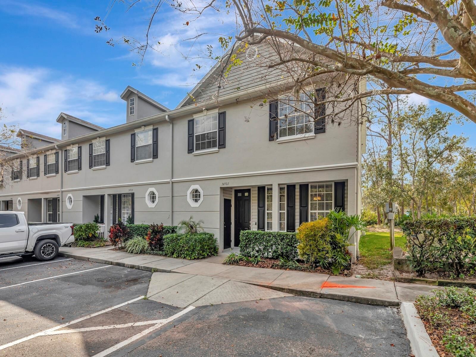 Property Photo: 34902 Teeview Lane FL 33541