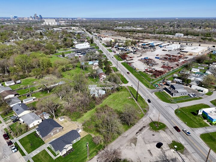 Property Photo: 4039 Southeastern Avenue IN 46203