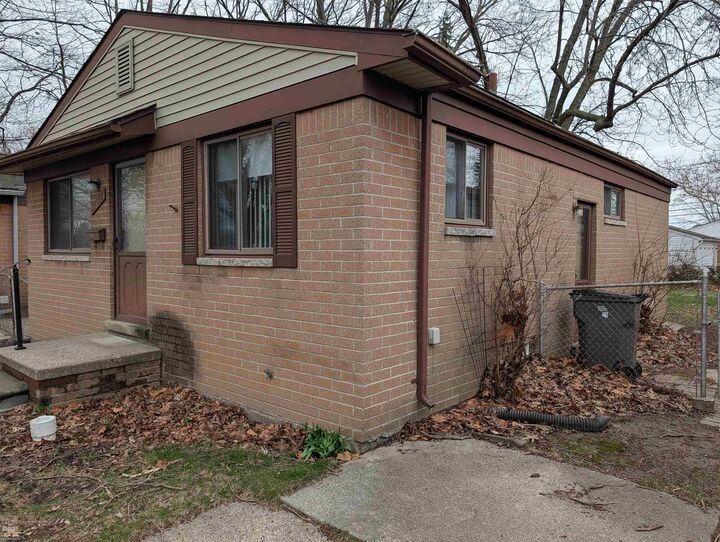 Property Photo:  19557 Webster Street  MI 48035 