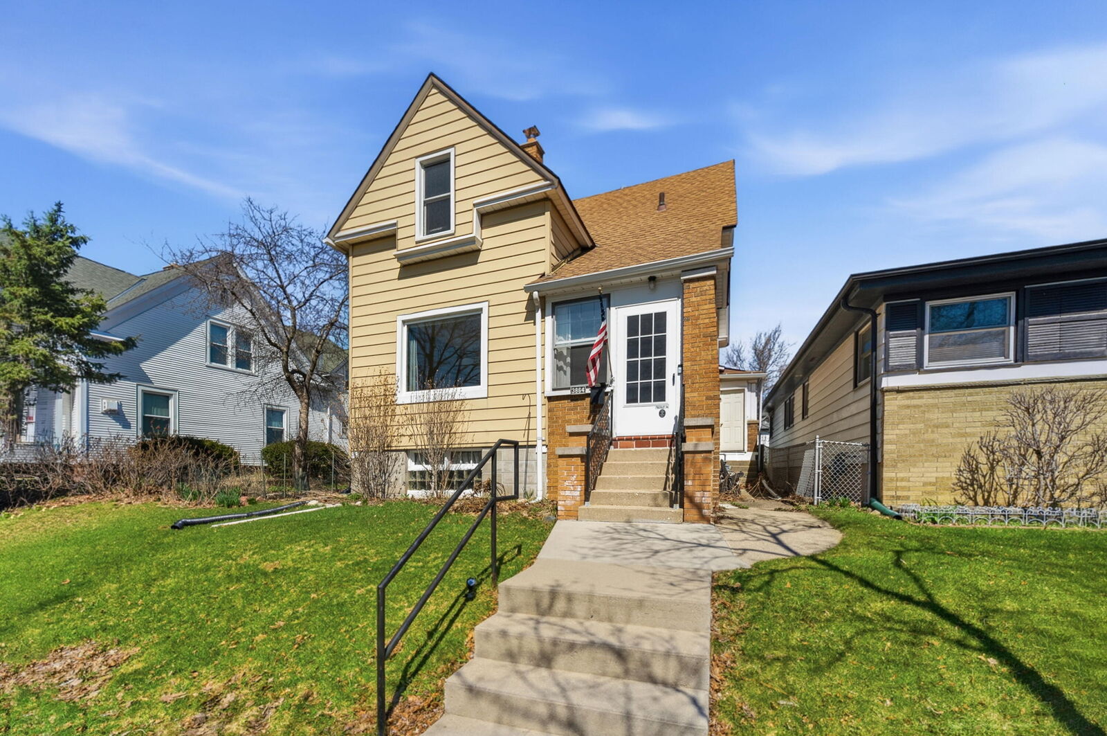 Property Photo: 3864 E Cudahy Ave WI 53110