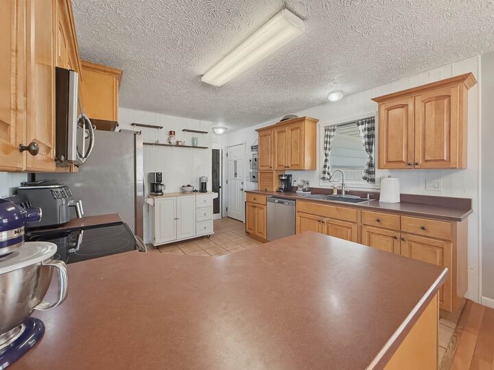 Property Photo: 1832 9th St SW ND 58701