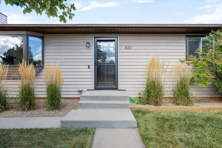 Property Photo:  820 E Grant Street  SD 57783 