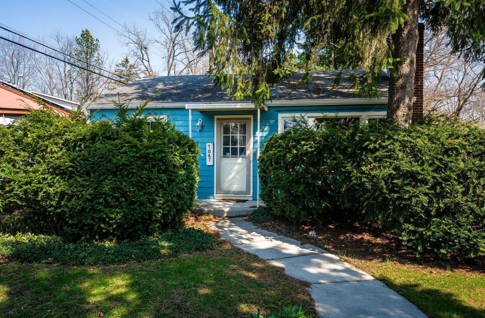 Property Photo:  1847 Packard Street  MI 48104 