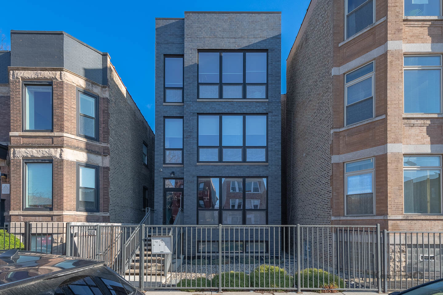 Property Photo:  2646 W Augusta Boulevard 1  IL 60622 