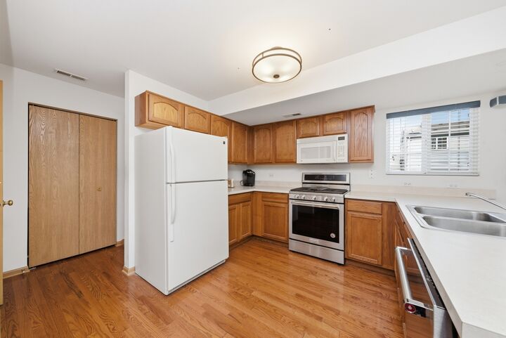 Property Photo:  1758 Edith Lane  IL 60504 