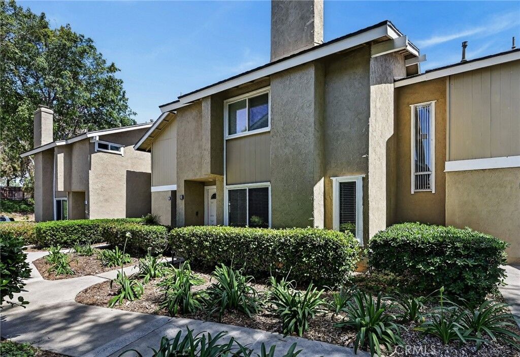 Property Photo: 25 Cheyenne CA 92604