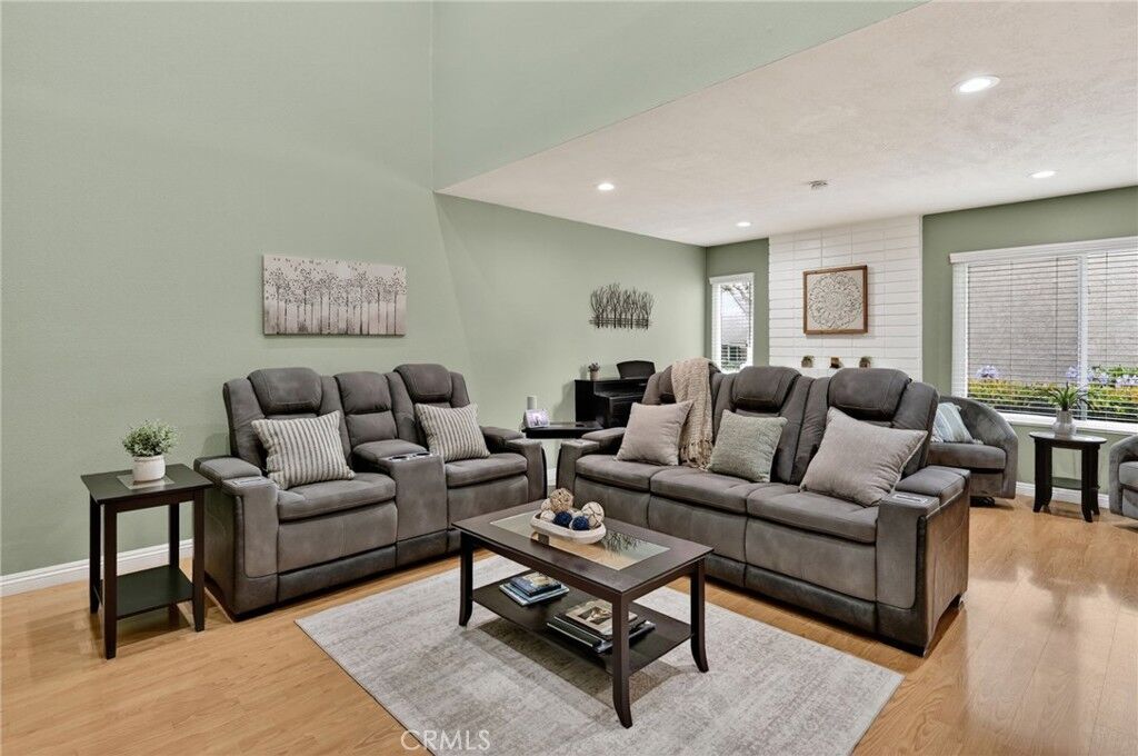 Property Photo:  25 Cheyenne  CA 92604 