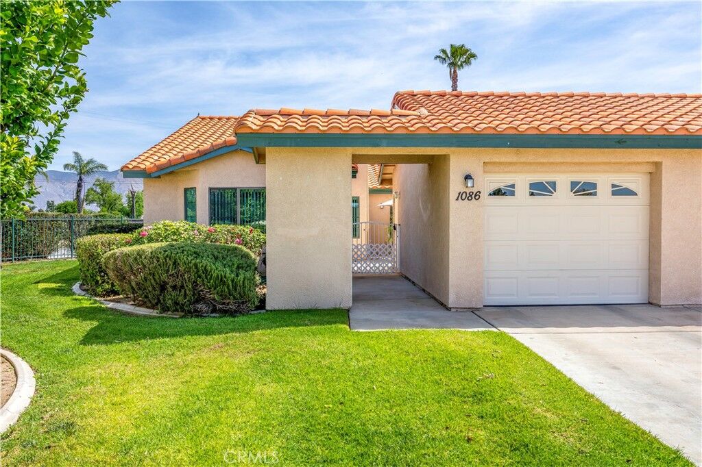 Property Photo:  1086 Morning Mist  CA 92545 