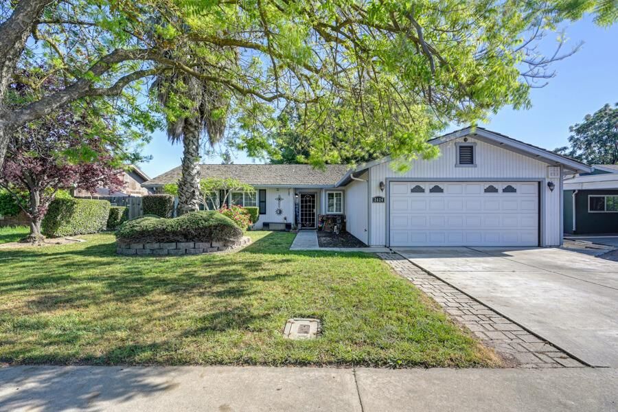 Property Photo: 2624 Woodland Avenue CA 95358