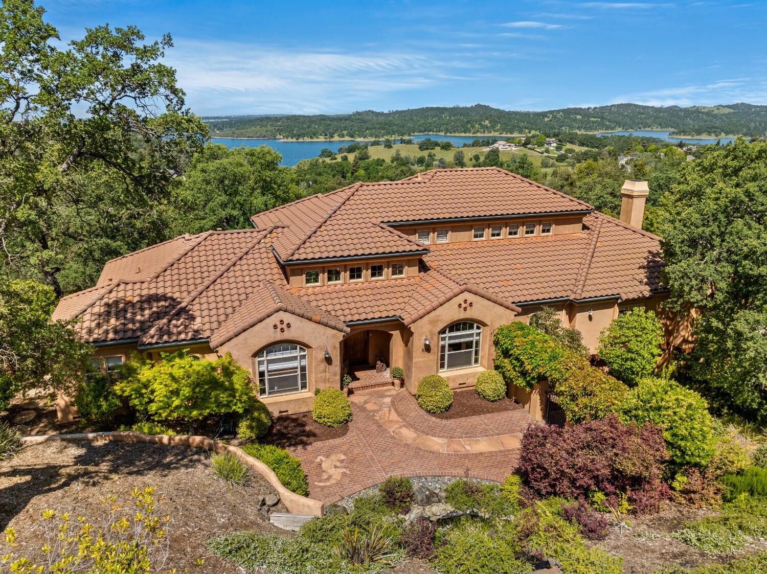 Property Photo: 881 Villa Del Sol CA 95762