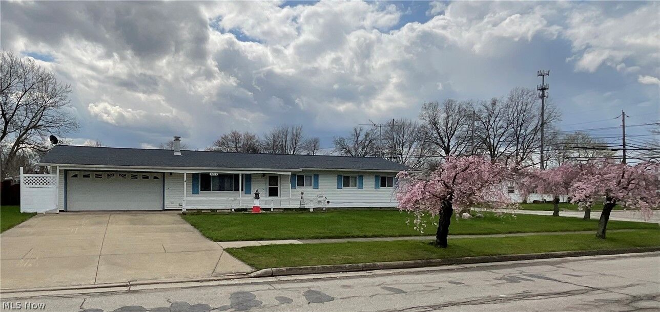 Property Photo:  5229 Devon Drive  OH 44089 