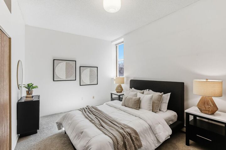 Property Photo:  215 7th Street NE 202  MN 55413 