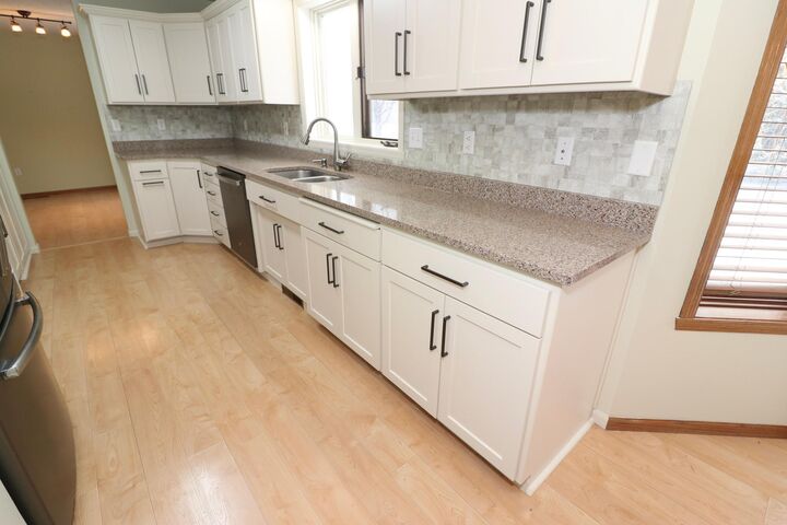 Property Photo: 525 E 10th Street E ND 58078