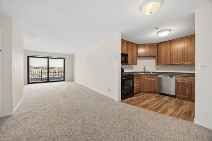 Property Photo: 3131 Excelsior Boulevard 412 MN 55416