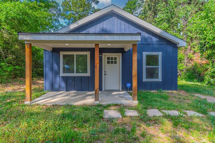 Property Photo:  114 Timbercrest  TX 75156 