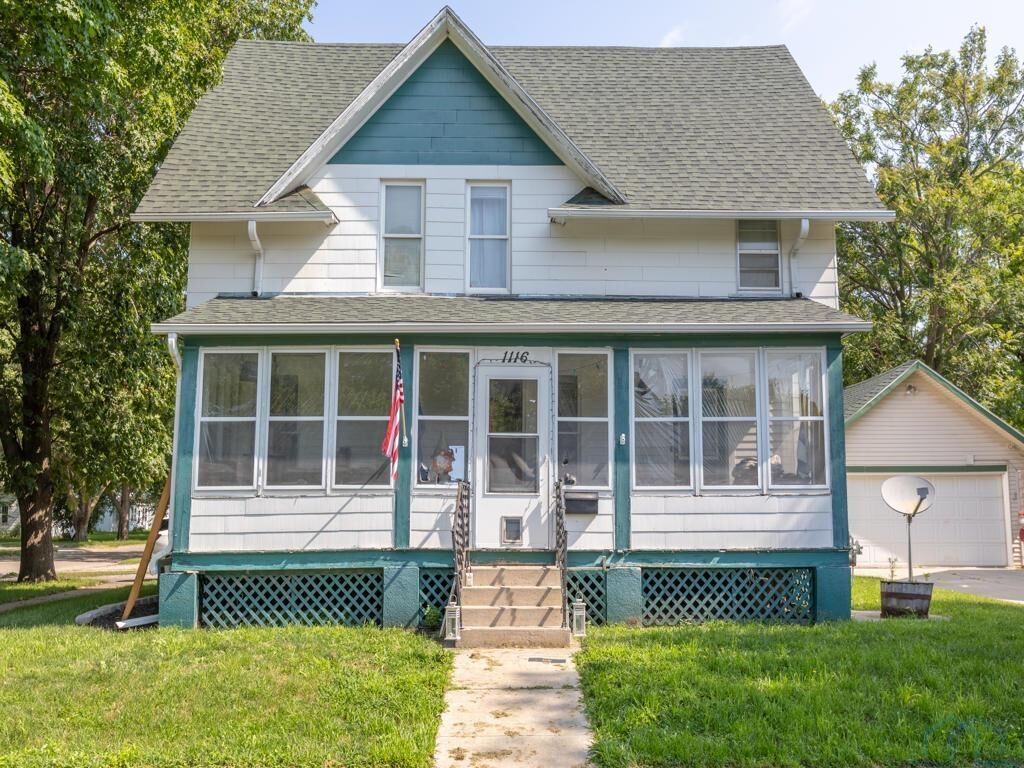 Property Photo:  1116 Pearl Street  IA 51040 