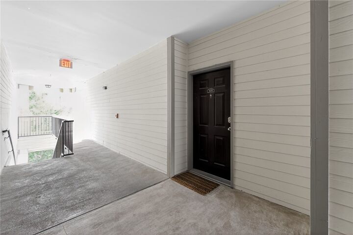 Property Photo: 4261 NE Meadow Creek Circle 305 AR 72703
