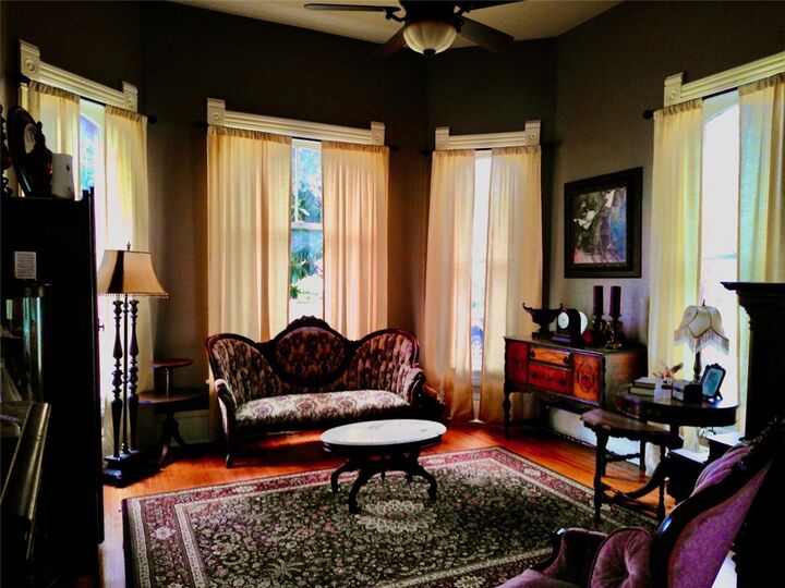 Property Photo:  1016 S 4th Street  AR 72756 