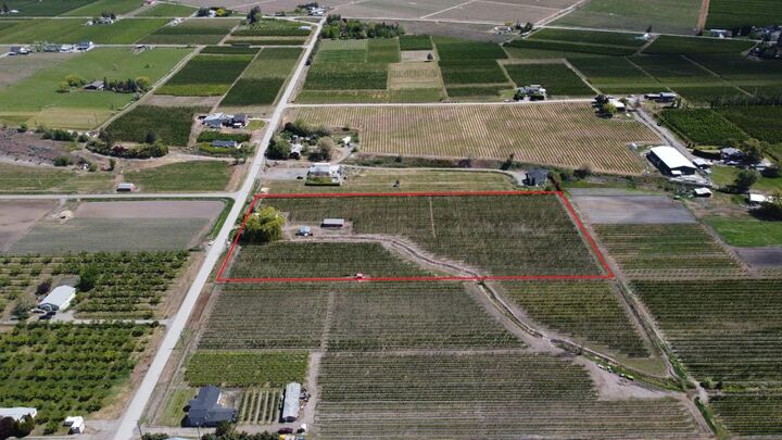 Property Photo: 696 Lowe Drive BC V0X 1C2