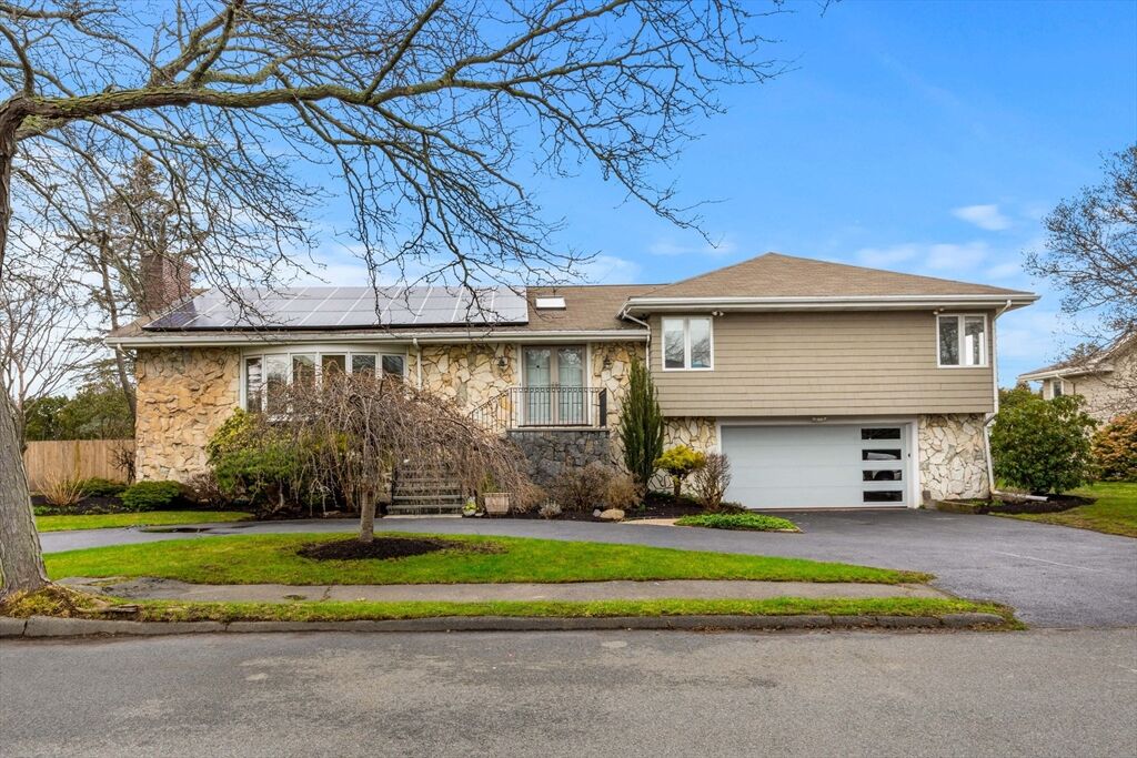 Property Photo:  58 Leicester Rd  MA 01945 