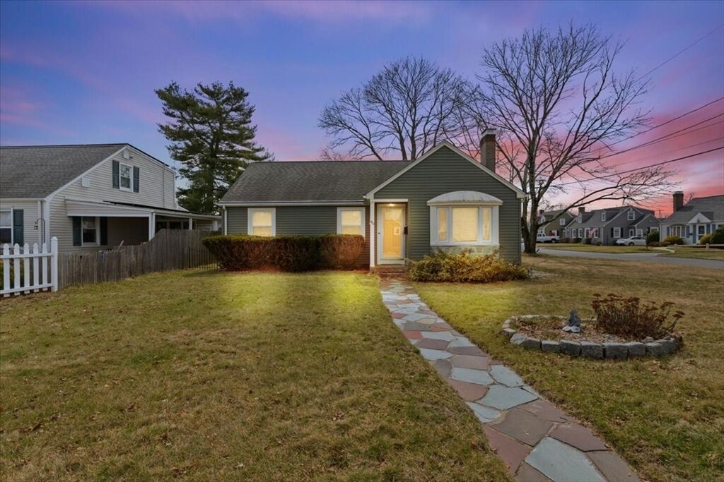 Property Photo:  49 Cove St  RI 02861 