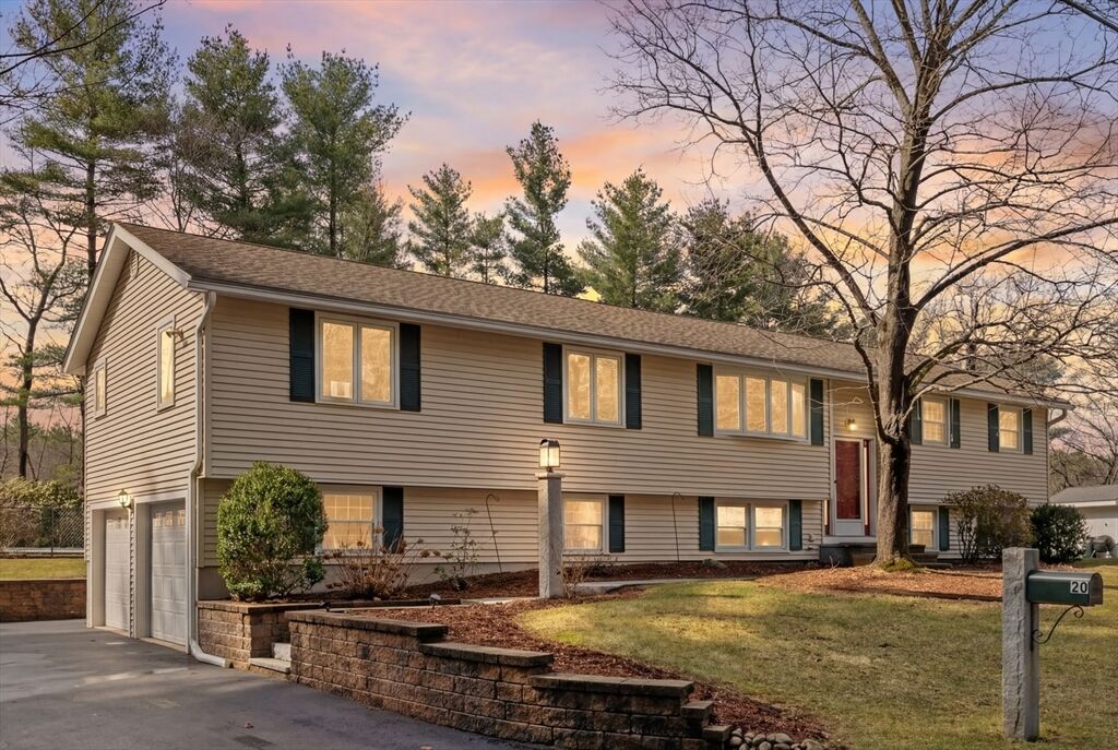 Property Photo:  20 Bayberry Rd  MA 01886 