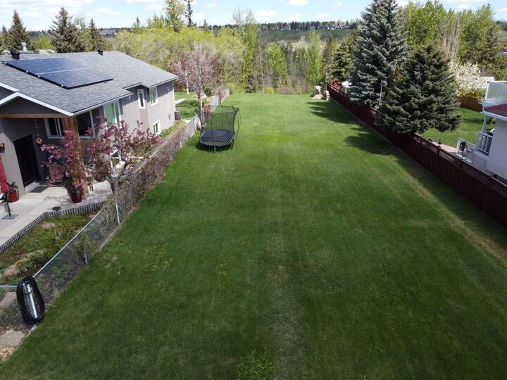 Property Photo:  8520 48 Avenue NW  AB T3B 2A6 