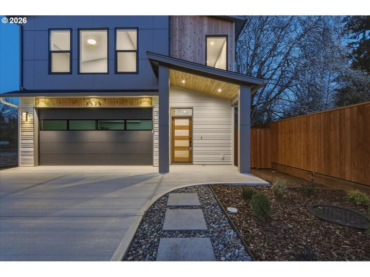 Property Photo:  6623 NE 27th Pl  WA 98665 