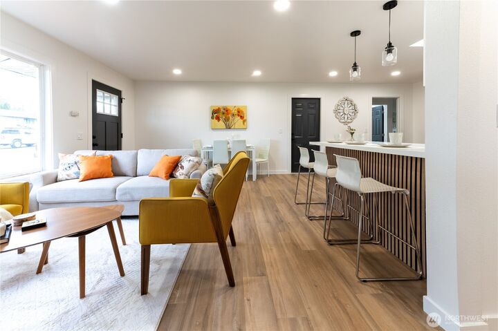 Property Photo:  1005  Emerald Street  WA 98354 