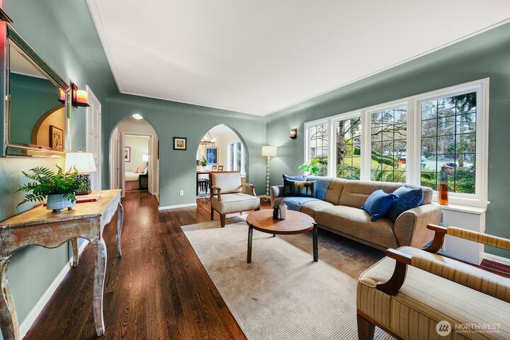 Property Photo:  750  Belmont Avenue E 5  WA 98102 