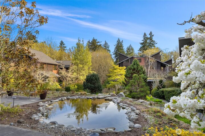 Property Photo: 610 Vineyard Lane A302 WA 98110