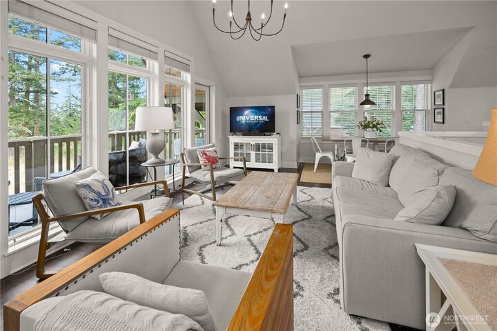 Property Photo:  12  Cobblestone Lane  WA 98250 