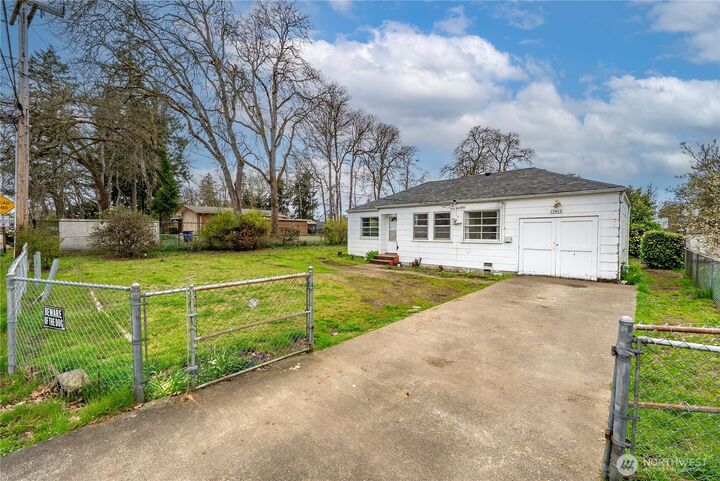 Property Photo:  15412  Portland Avenue SW  WA 98498 