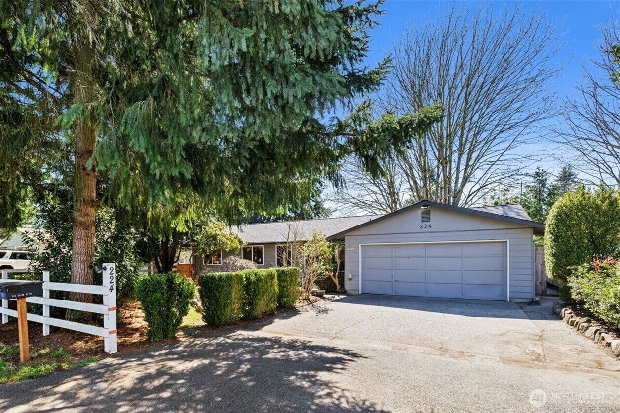 Property Photo:  224  224th Street SW  WA 98021 