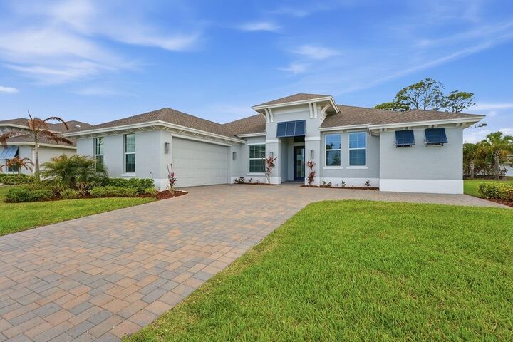 Property Photo: 6391 High Pointe Circle FL 32967
