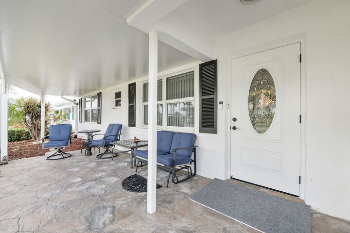 Property Photo: 1810 SW 18th Street FL 33426