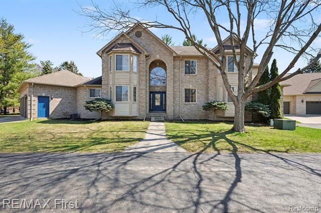 Property Photo: 20400 Robinway Drive MI 48036