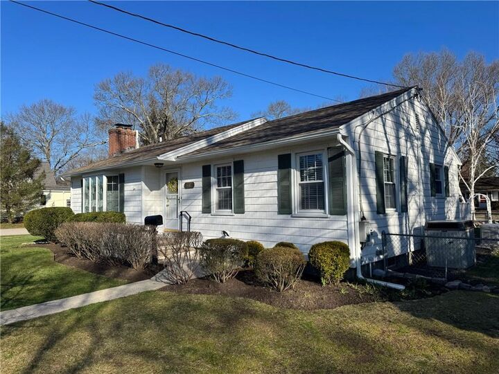 Property Photo:  1047 Narragansett Parkway  RI 02888 