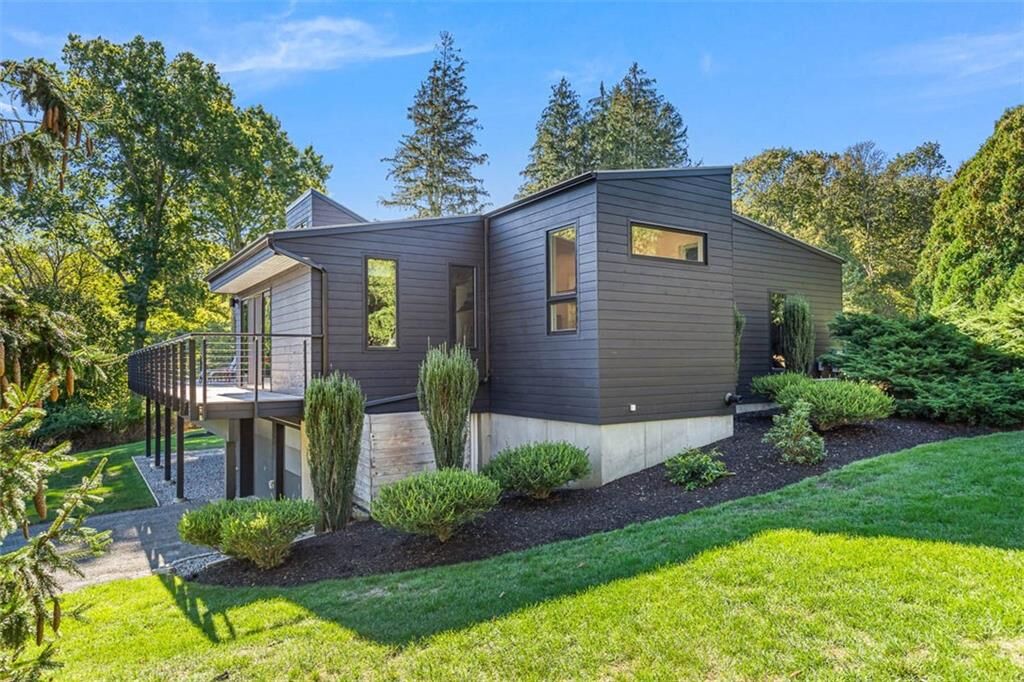Property Photo:  18 Collins Terrace  RI 02835 