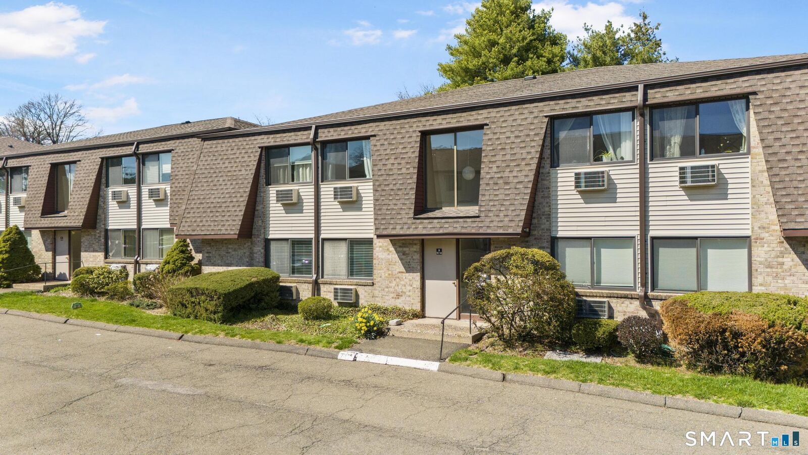 Property Photo:  255 Strawberry Hill Avenue B10  CT 06902 