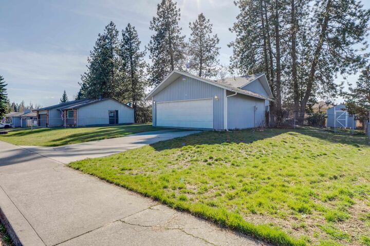 Property Photo: 8201 N General Lee Way WA 99208